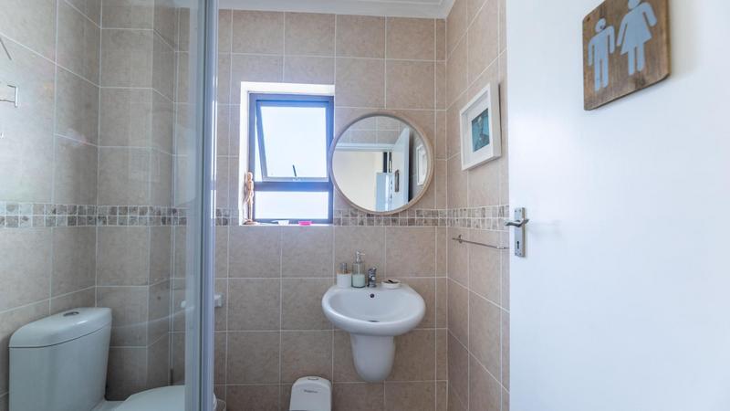 3 Bedroom Property for Sale in Bloubergrant Western Cape